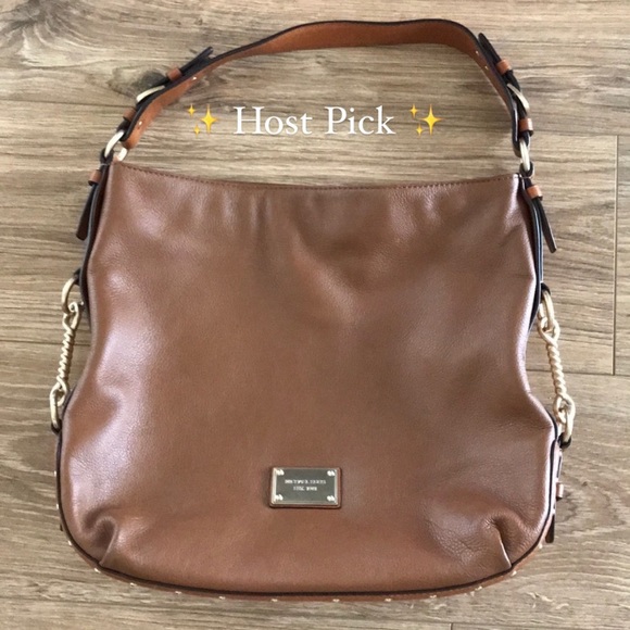 Michael Kors Handbags - ⚡️SALE⚡️Michael Kors Big Valley Shoulder Bag 👜